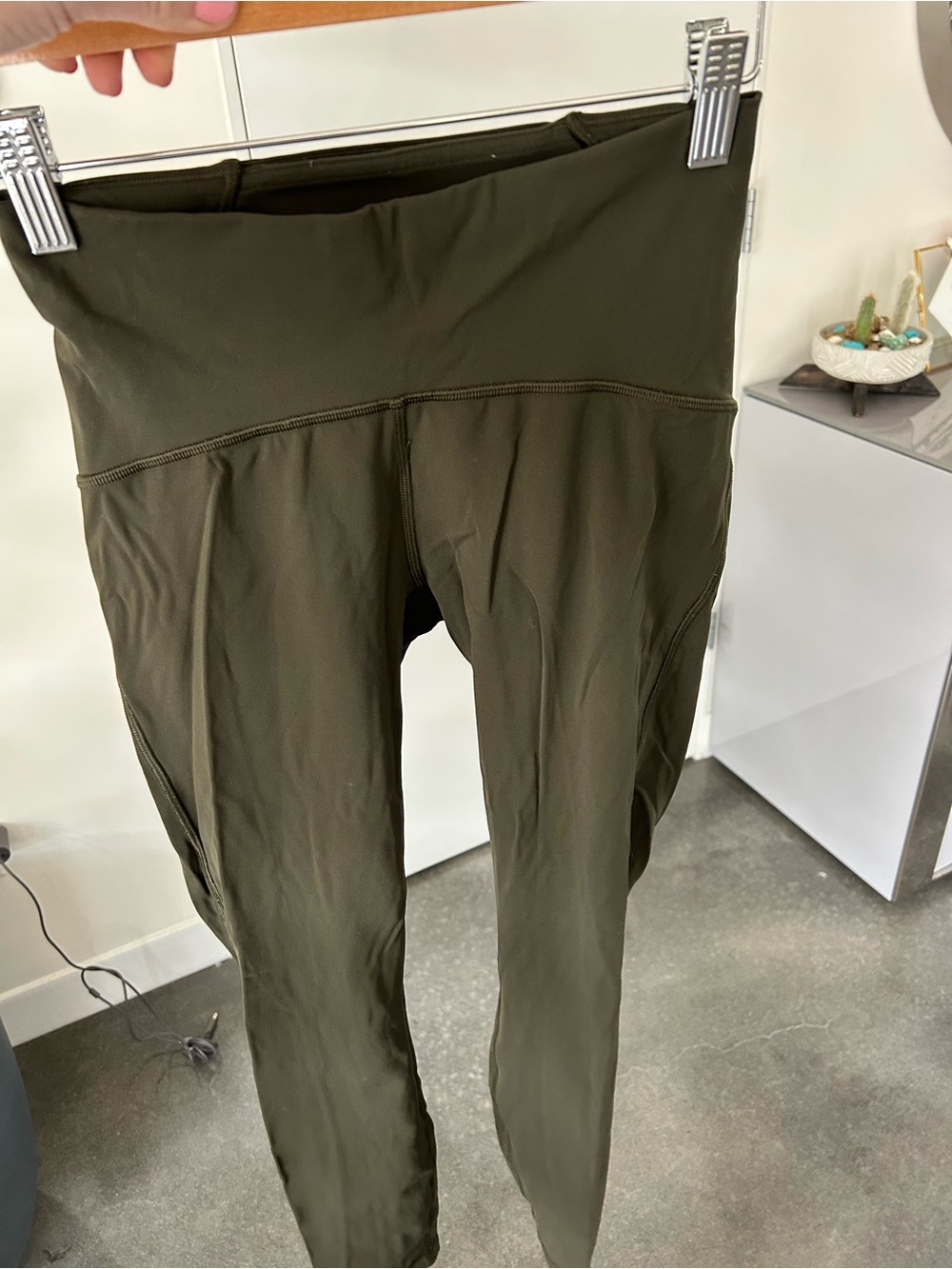 lululemon Wunder Train High-Waist Olive Green Leggings 25” w mesh detail